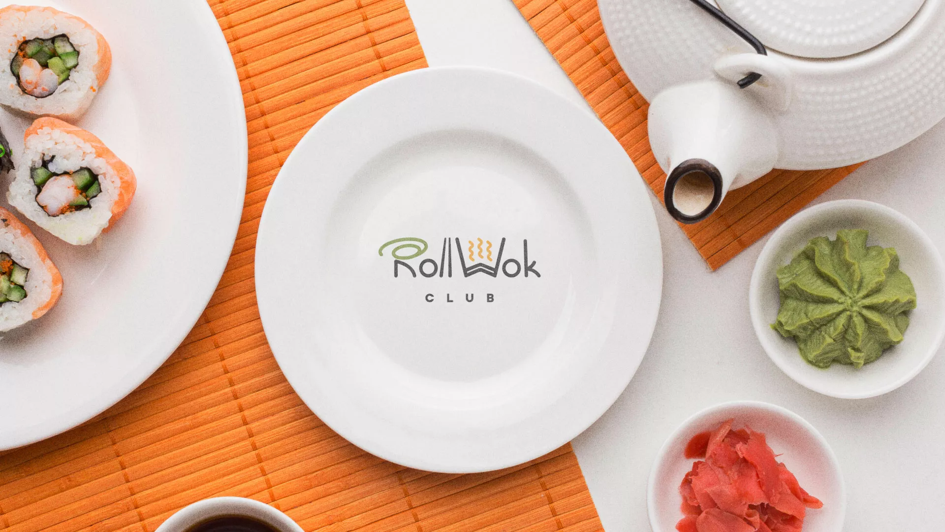 Разработка логотипа и фирменного стиля суши-бара «Roll Wok Club» в Бабушкине